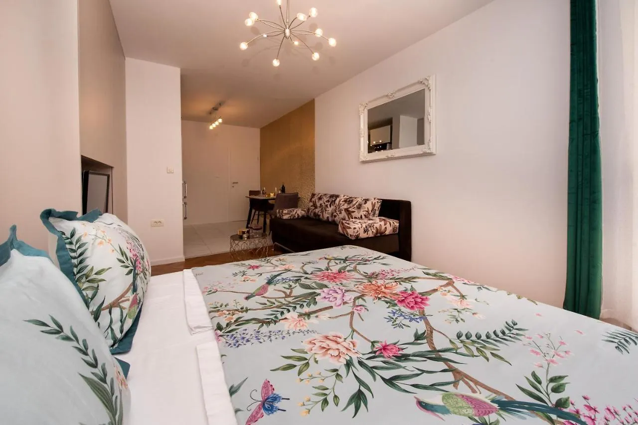 Royal Elegance Apartman ספליט 0*,