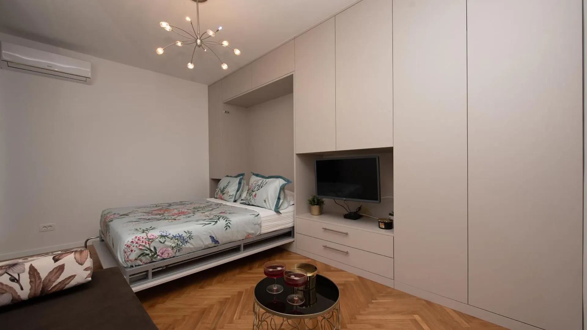 Royal Elegance Apartman ספליט