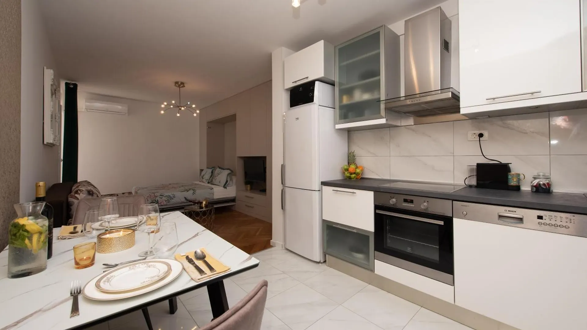 Royal Elegance Apartman ספליט 0*,